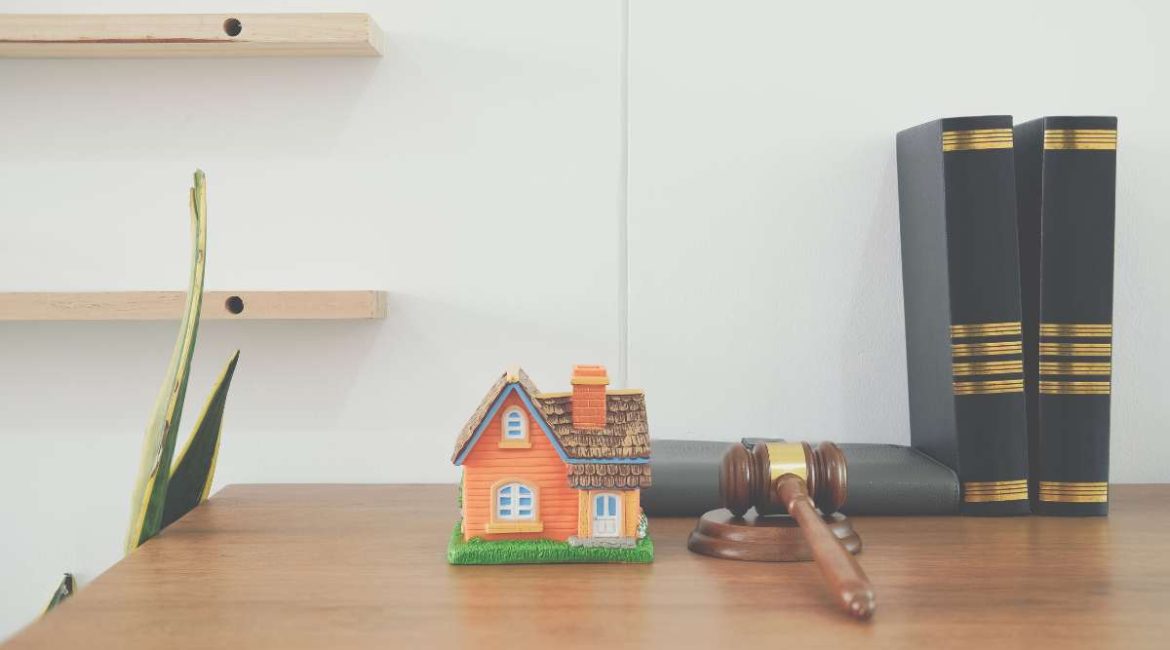 How Can a Civil Litigation Lawyer Help You Resolve a Real Estate Dispute?